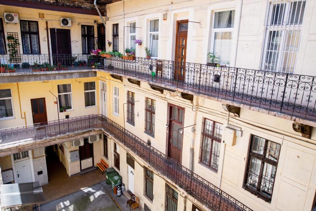 Studio Apartment Next To Famous Party House A38 Budapest Eksteriør bilde